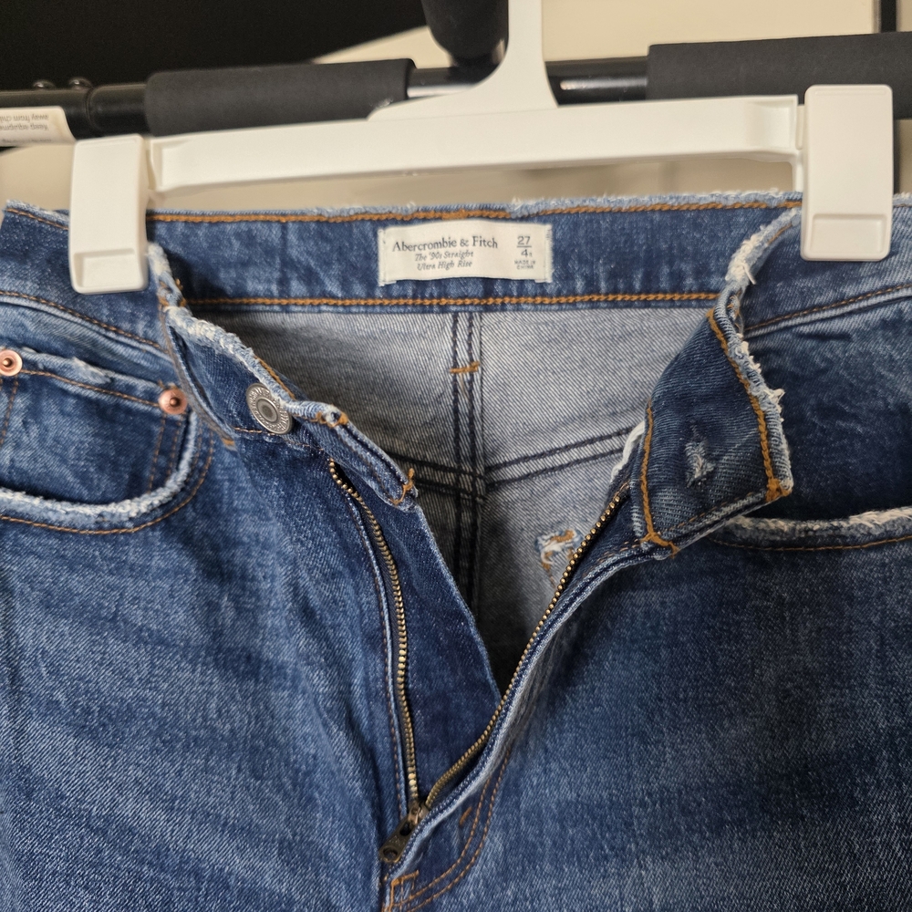 Classic Blue Women's Jeans - Picture 11 of 12